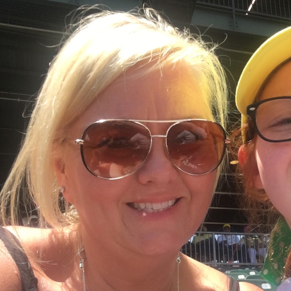 Meet your Posher, Sharon